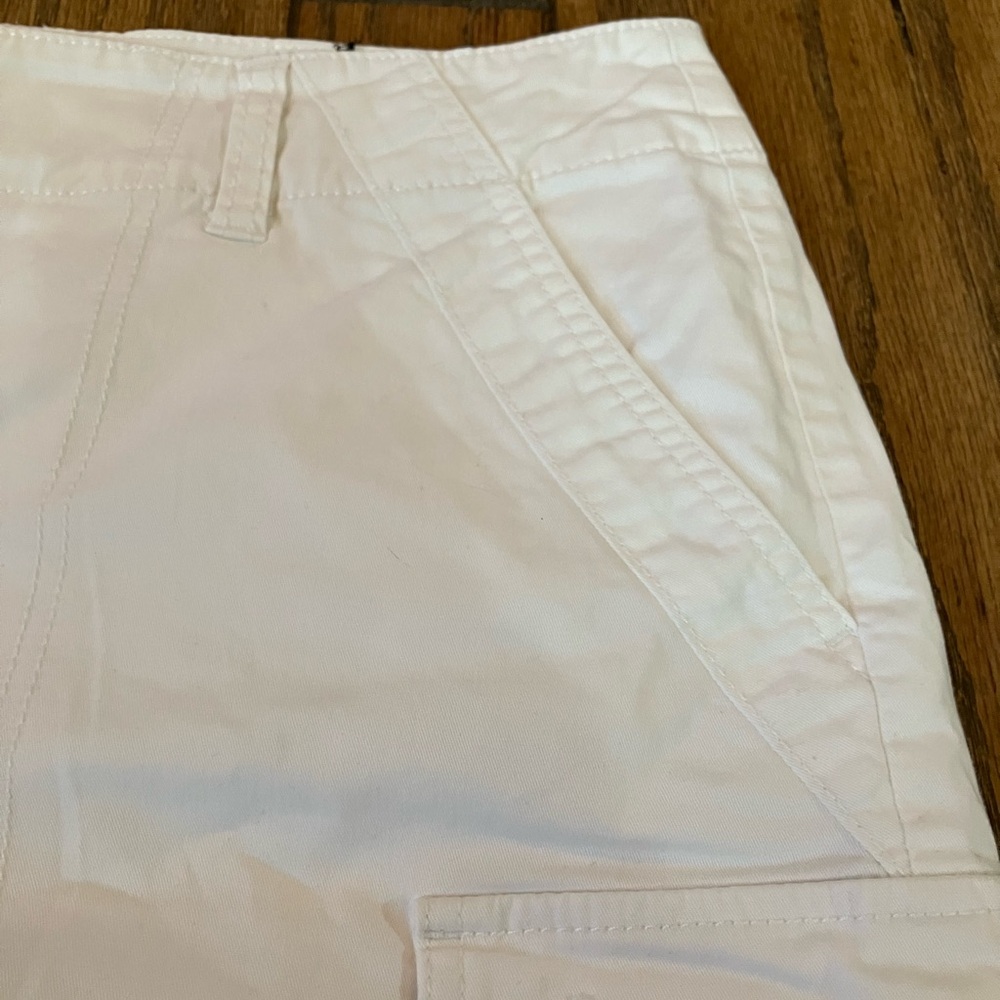 LANE BRYANT WHITE SHORT SKIRT W/BUILT IN UNDER SHORTS 6 POCKETS SZ 18 - Picture 7 of 8